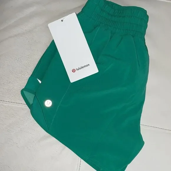 NWT Lululemon Hotty Hot High-Rise Short4KELLY GREEN SIZE 2 NWT RARE PERFECT